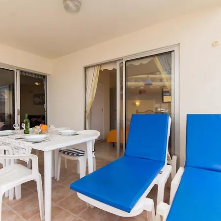 Santa Maria 88 - Two Bed *